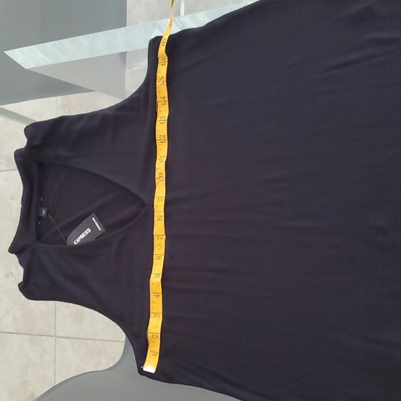 NWT Express black halter with keyhole neckline - Picture 3 of 7